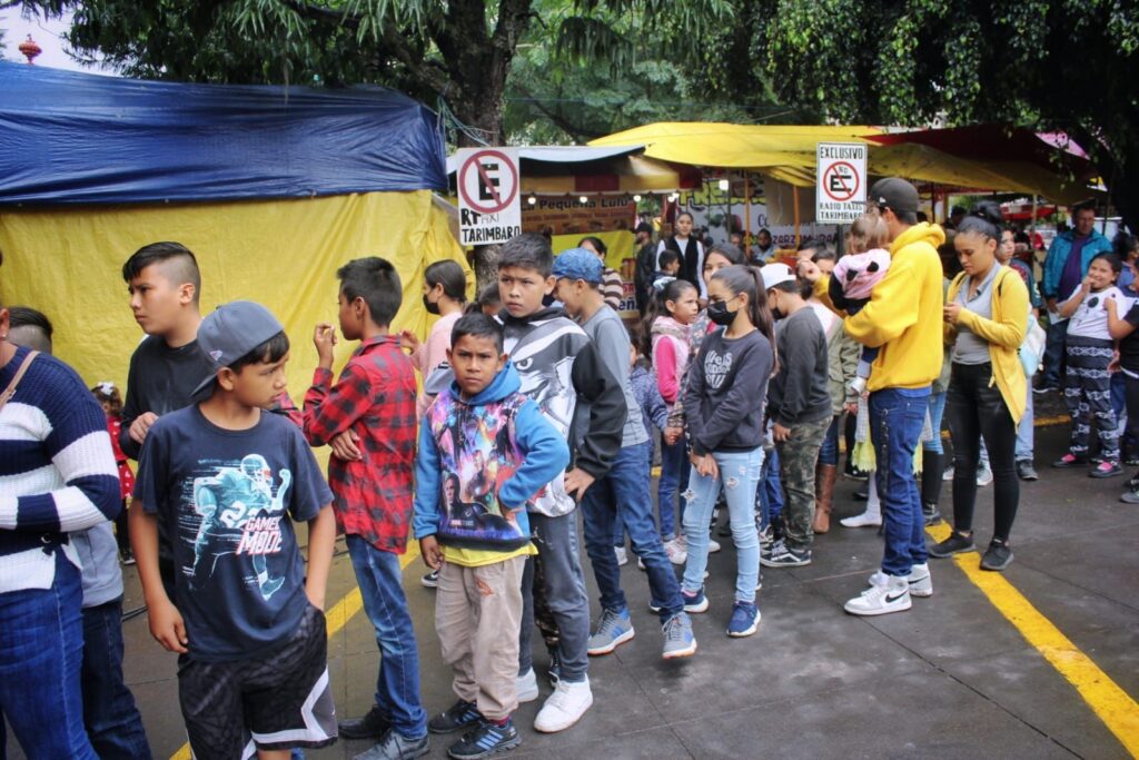 Un éxito la convivencia con juegos mecánicos gratuitos en la plaza de Tarímbaro