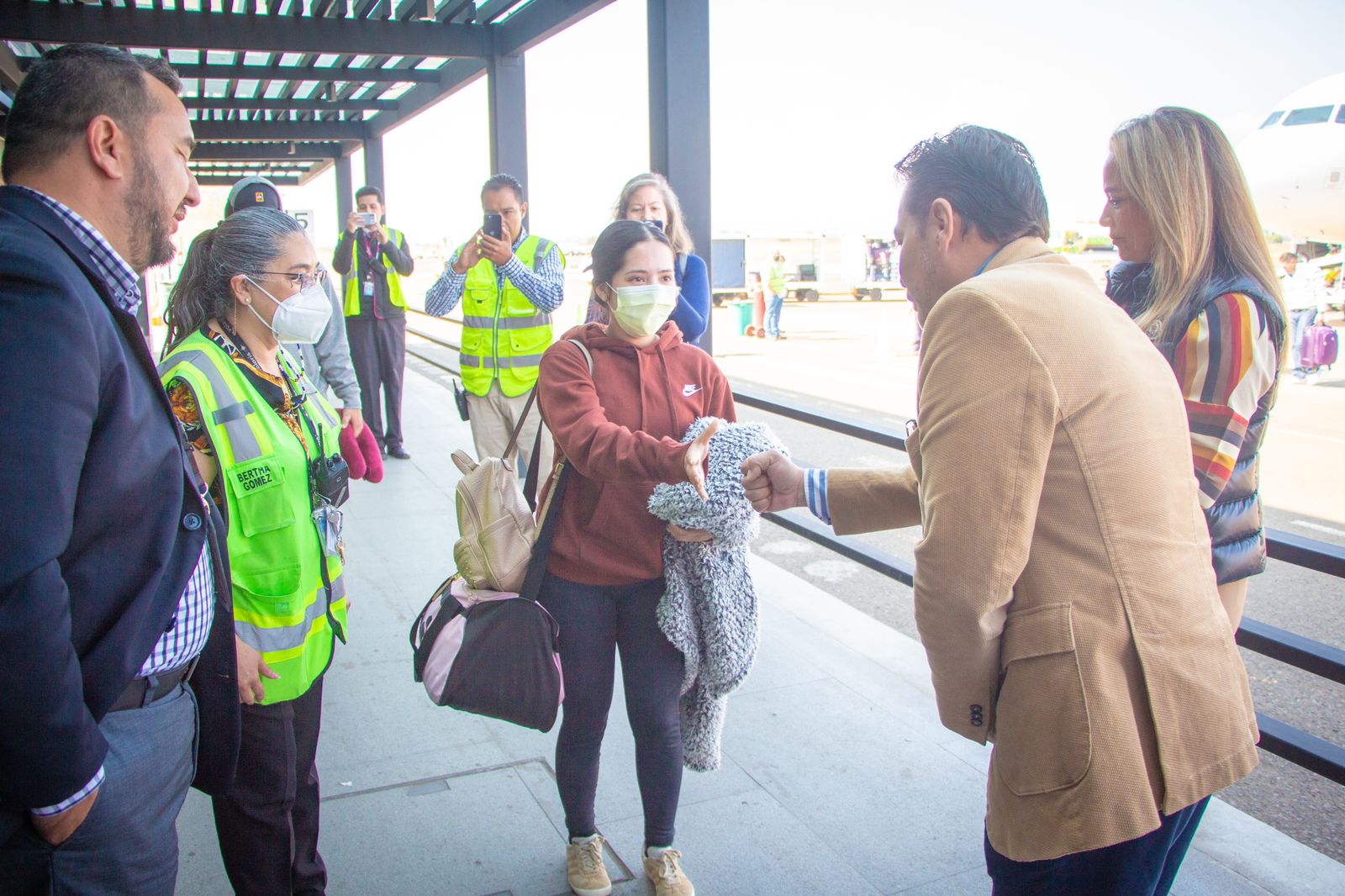 Recibe Aeropuerto Internacional “Francisco J. Múgica” su pasajera número un millón