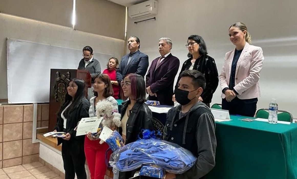 Premia Daniela de los Santos a estudiantes de Veterinaria de la UMSNH