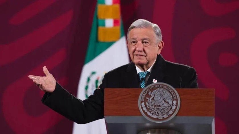 AMLO firma decreto vacacional; serán 12 días a partir de 2023