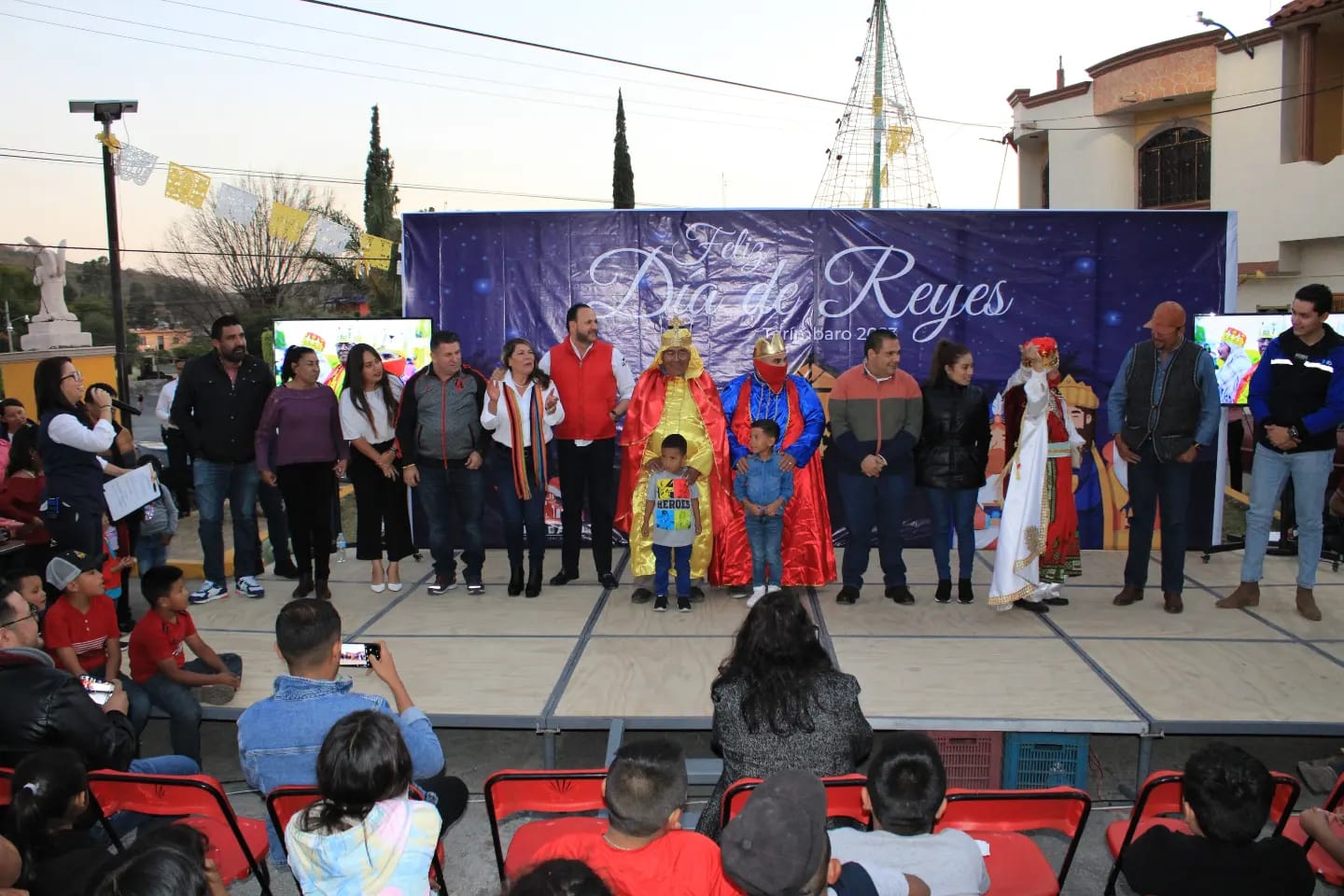 Inicia Bladimir González la Gira de los Tres Reyes Magos en Cuto del Porvenir