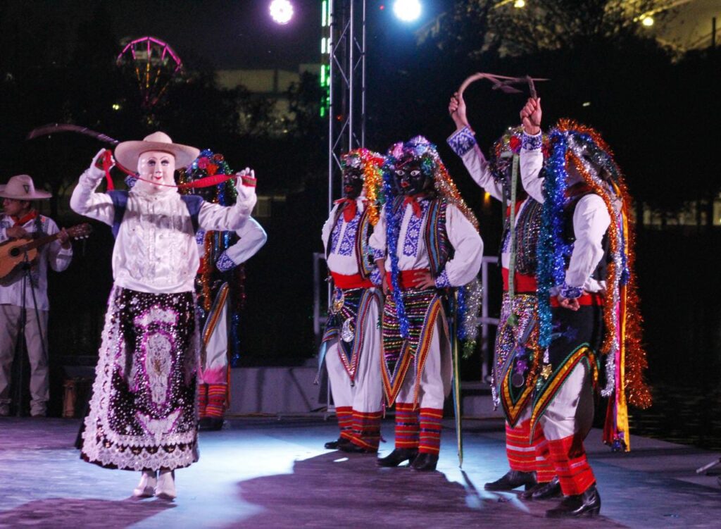 Ballet Folklórico de Michoacán enaltece la diversidad cultural del estado en la Feria de León