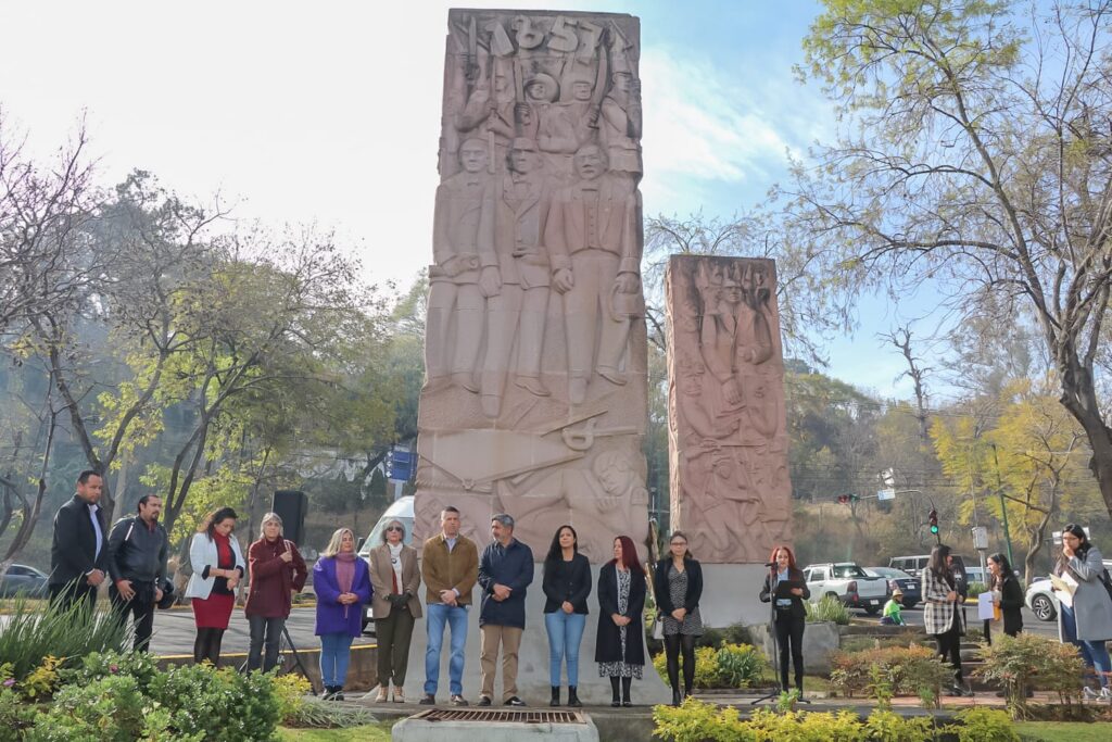 Secum rinde honor al artista Alfredo Zalce