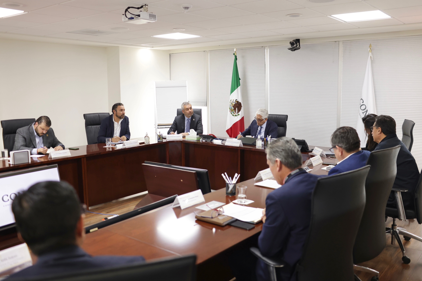 Bedolla y Conagua revisan proyecto de saneamiento del Río Duero