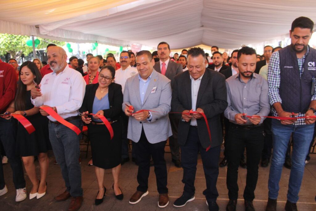 Inaugura Bladimir González Expo Orienta Educativa en Tarímbaro