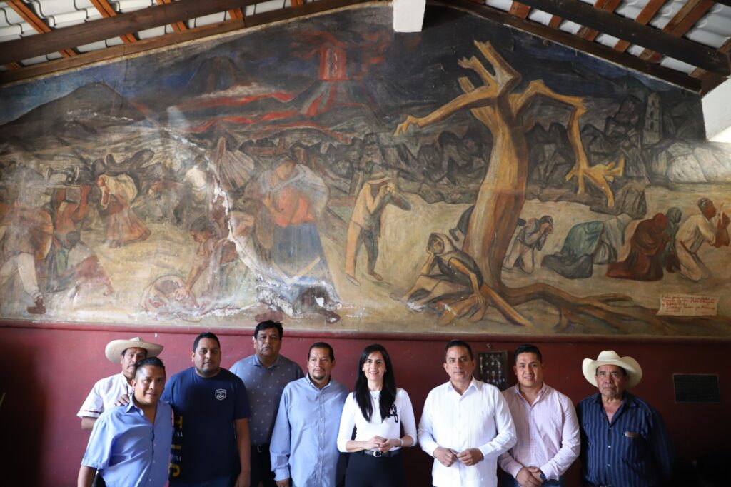 Rescatará SEE murales en escuelas de comunidades indígenas