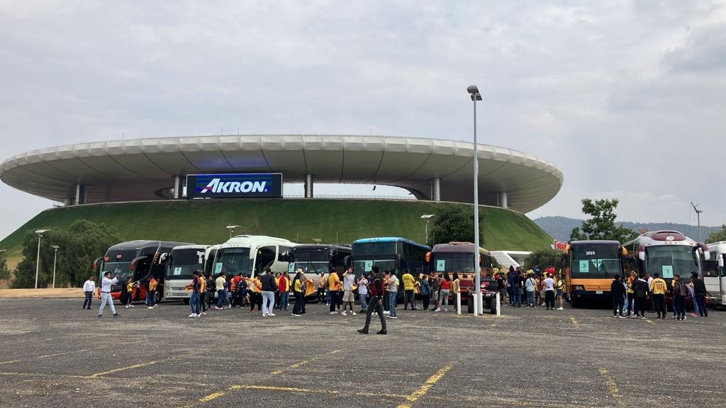 Invaden los Canarios el estadio Akron