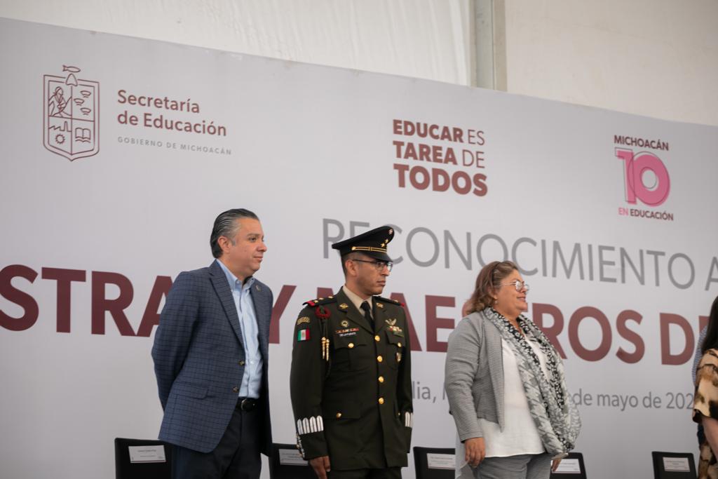 Reconoce SFA responsabilidad de docentes en formación de generaciones actuales