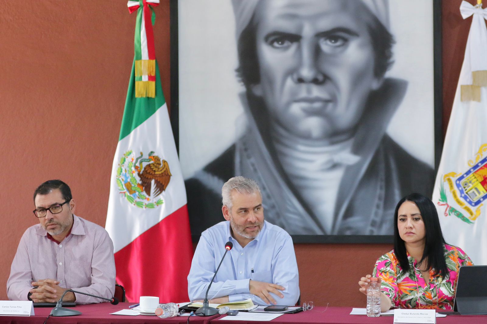 Gobiernos de Michoacán y Pátzcuaro preparan ruta para reubicar a oferentes del mercado municipal