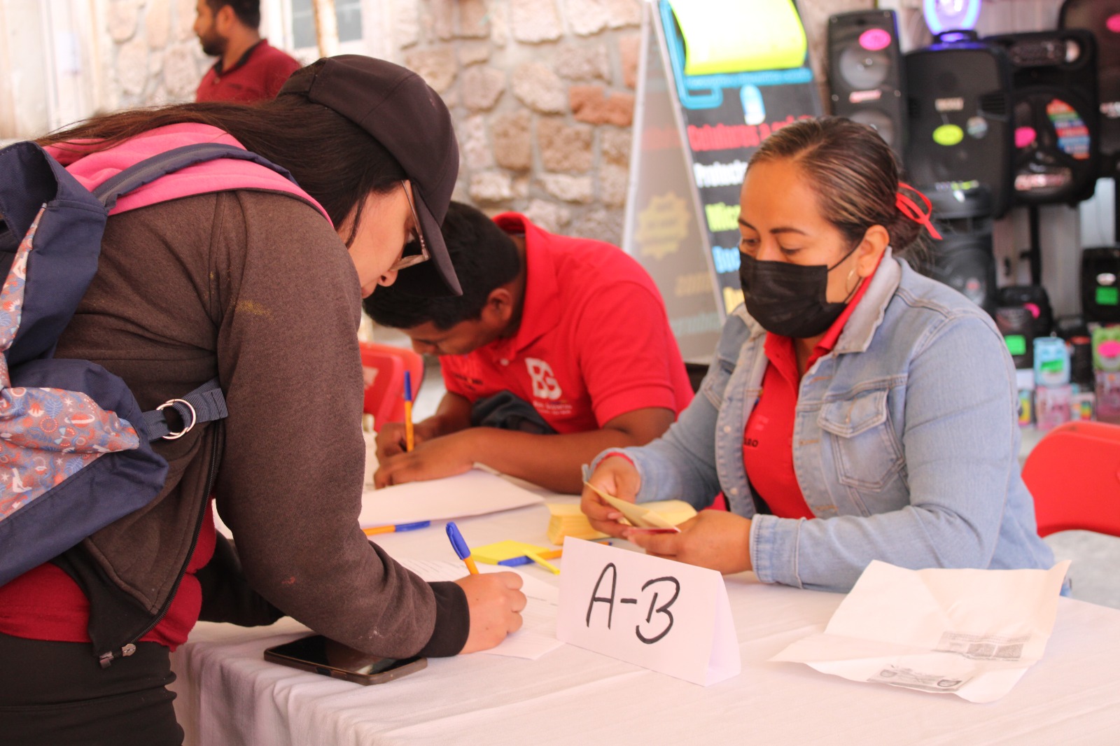 El presidente Bladimir González impulsa programas sociales en beneficio de Tarímbaro