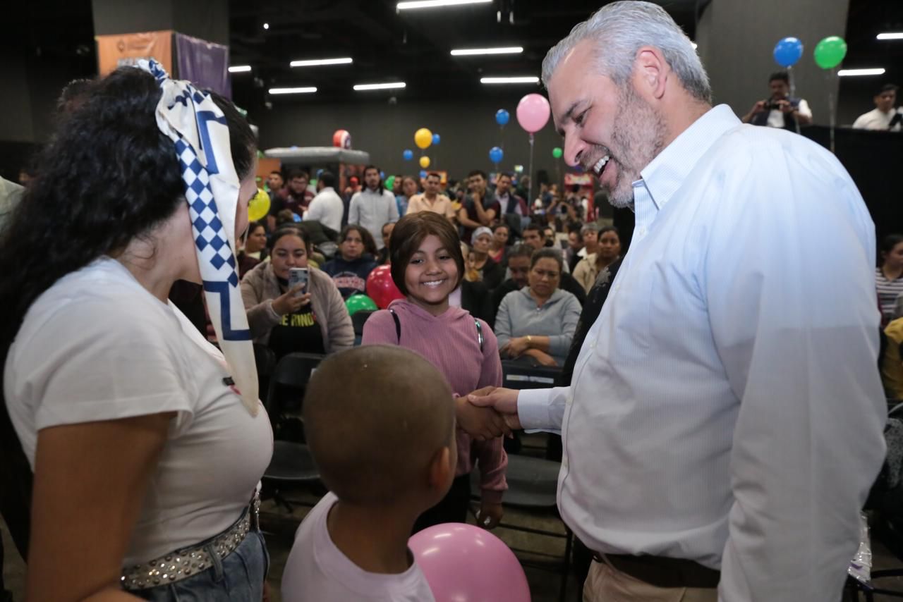 Niñas y niños con cáncer no están solos; 400 familias reciben apoyo para seguir: Bedolla