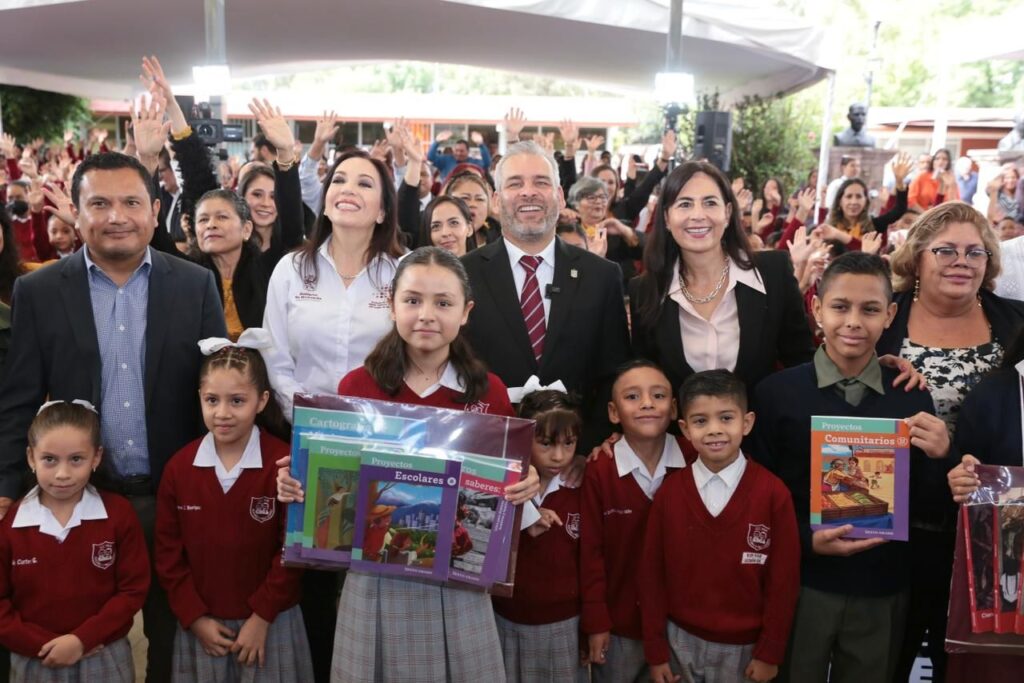 Nuevos libros de texto promueven una pedagogía activa: Bedolla