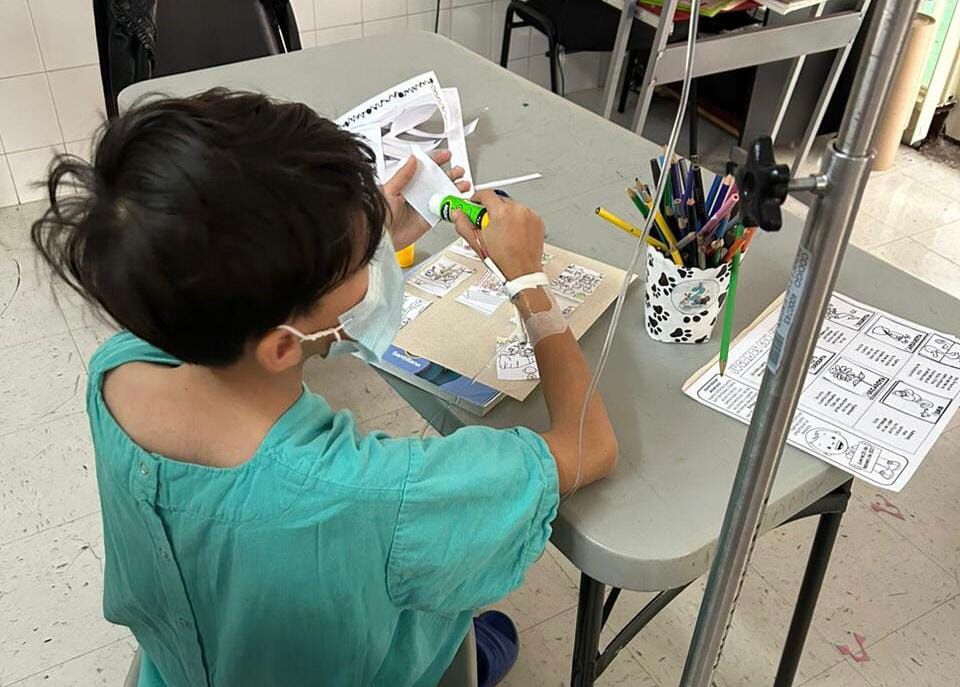 En el hospital se aprende; menores continúan sus estudios