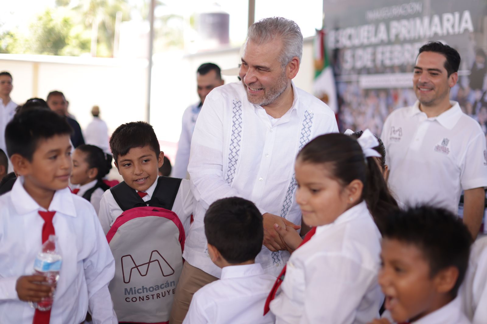 Inaugura Bedolla obra de escuela afectada por sismo en Coahuayana