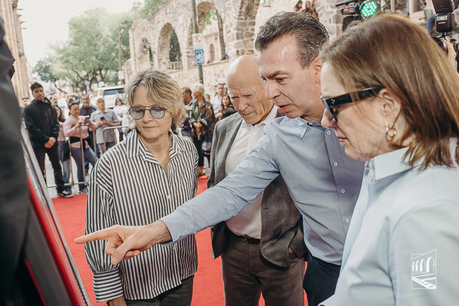 Jodie Foster develó la placa que reconoce a las cintas ganadoras de ediciones pasadas del FICM