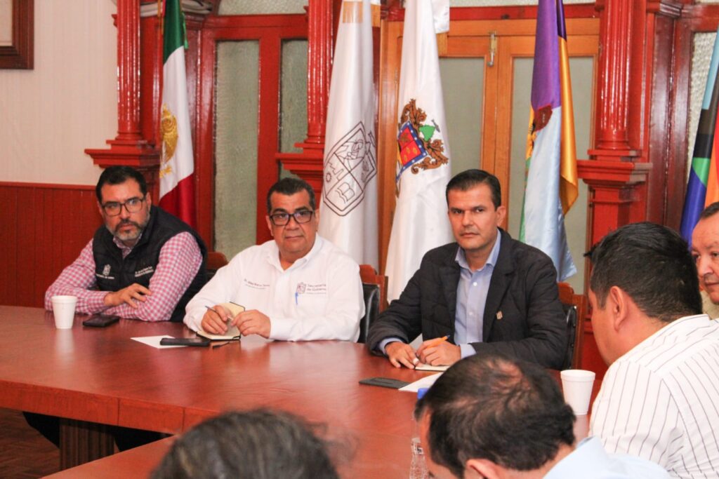 Cumple Gobierno de Michoacán acuerdo con transportistas de Uruapan