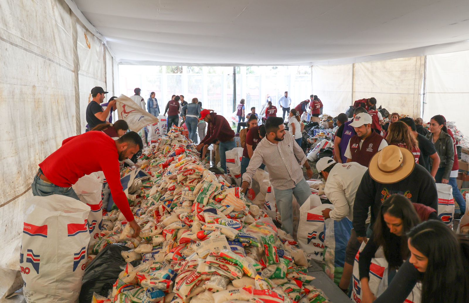 Michoacán se solidariza con afectados de Otis, víveres del Festival Jalo serán enviados a Guerrero