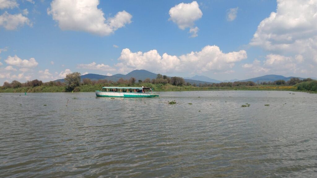 Lago de Pátzcuaro, listo para Noche de Muertos: Compesca