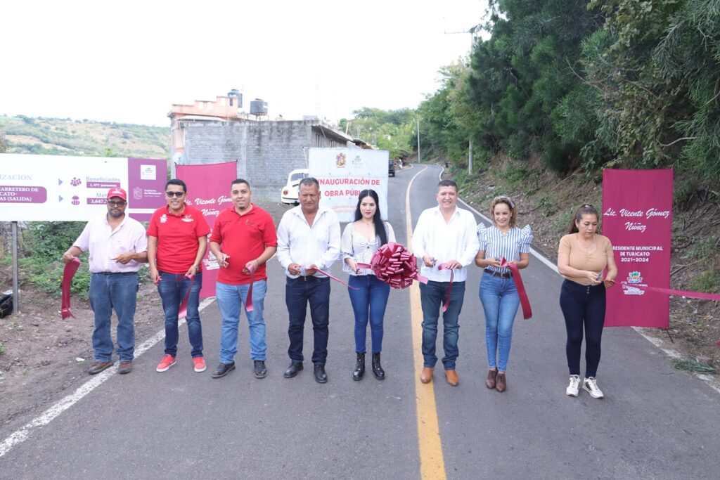 Inaugura Vicente Gómez Núñez los tramos carreteros de Turicato-Anonas y Bapacuaro-Maritangacho.