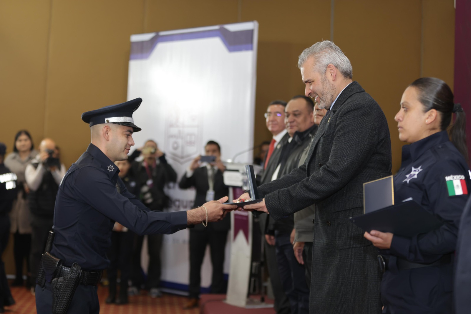 Unidos se construye un estado de paz; Bedolla reconoce labor de la Guardia Civil