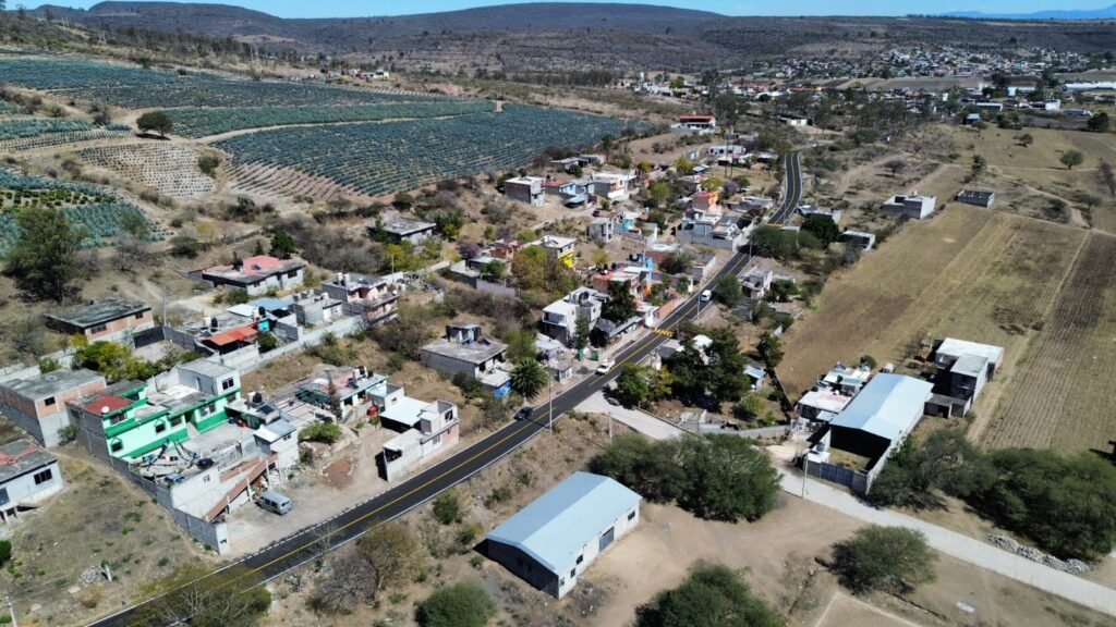 Mejora Bladimir González infraestructura vial en Tarímbaro