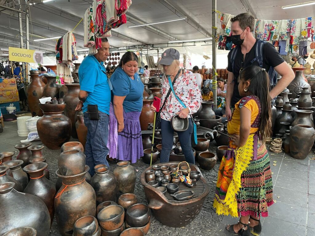 Uruapan, listo para presumir riqueza artesanal con tianguis de Domingo de Ramos