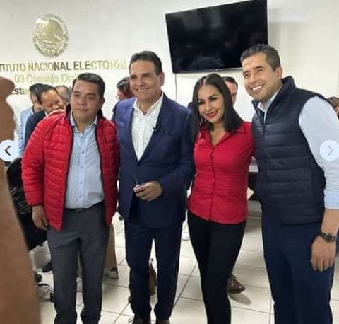 Gloria Tapía y Silvano Aureoles por el triunfo en Zitácuaro