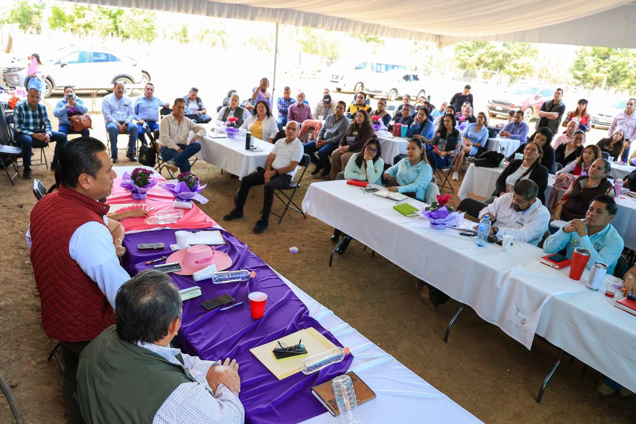 Trabajadores de Salud van con Torres Piña para fortalecer los servicios médicos en Morelia