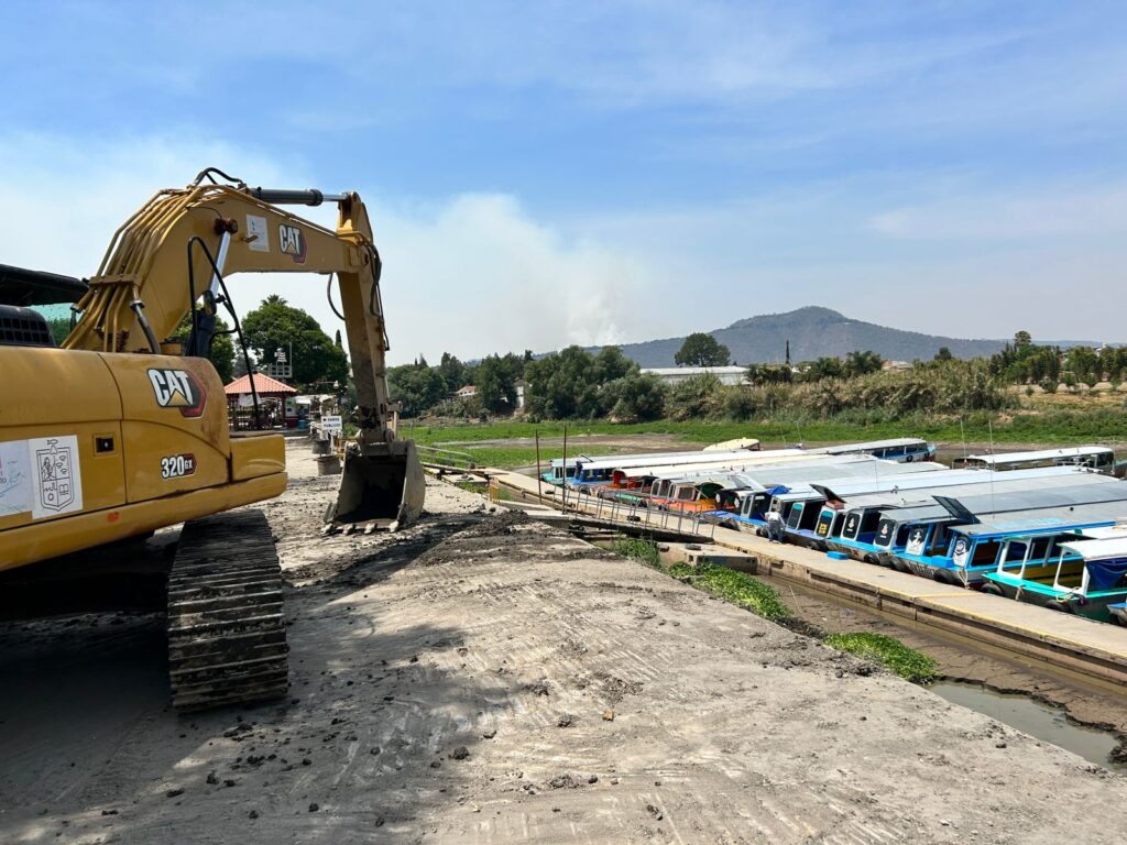 Avanza el mantenimiento de los manantiales en el lago de Pátzcuaro