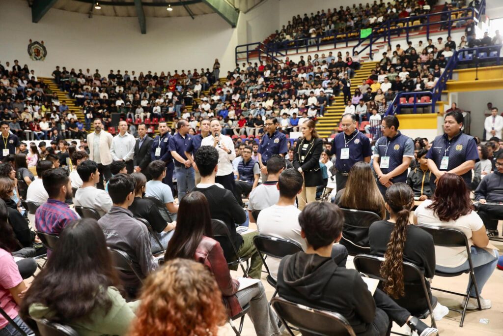 Rectora Yarabí Ávila AG recibe a los aspirantes a ser las y los futuros arquitectos, ingenieros, matemáticos y físicos.