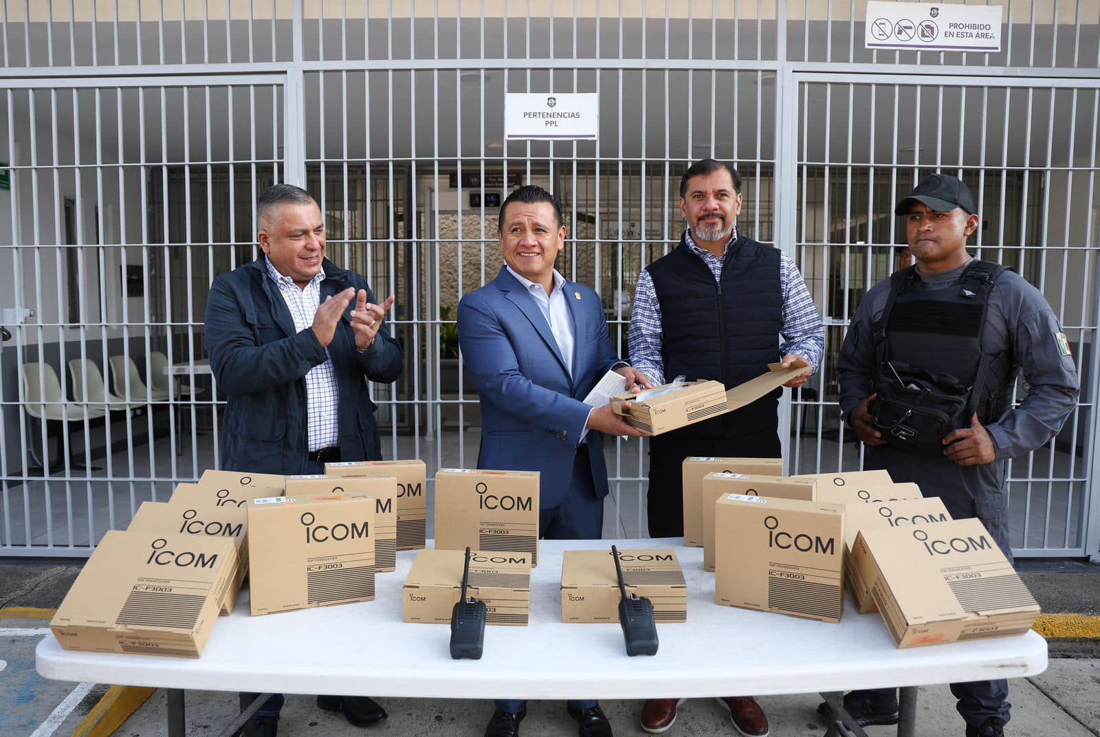 Entrega Torres Piña equipamiento a custodios de centros penitenciarios.