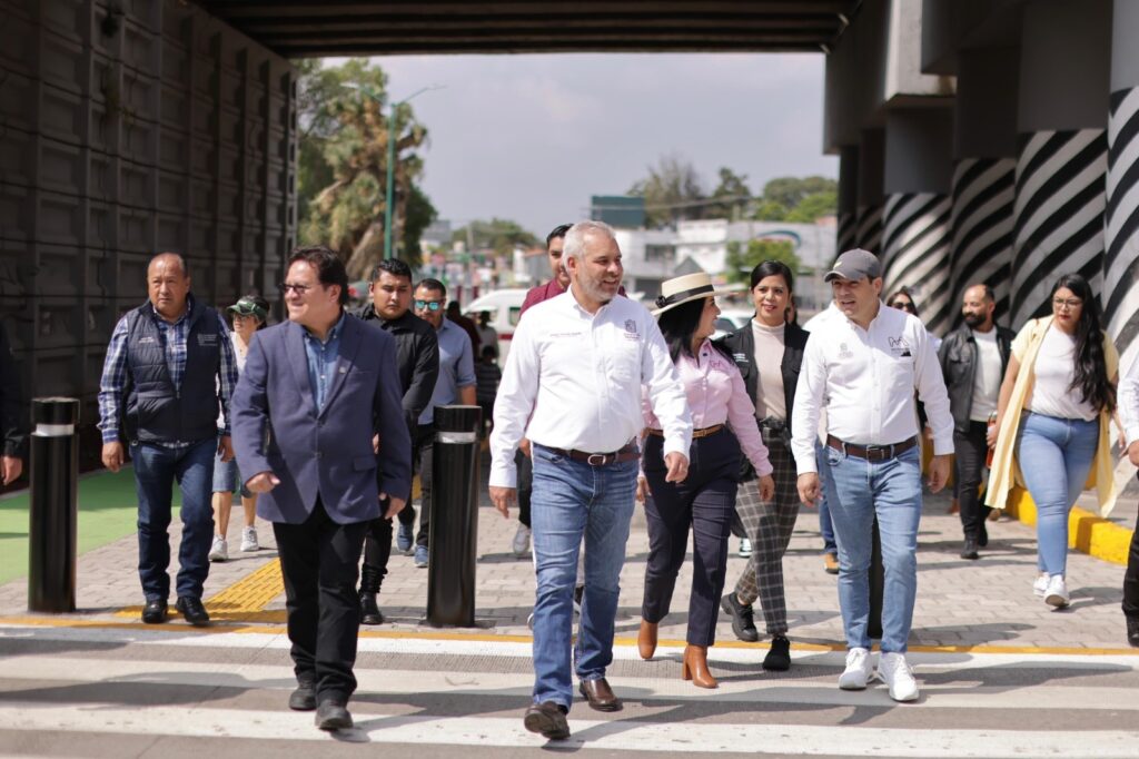 Inaugura Bedolla obras en bajopuente Paso Morelos