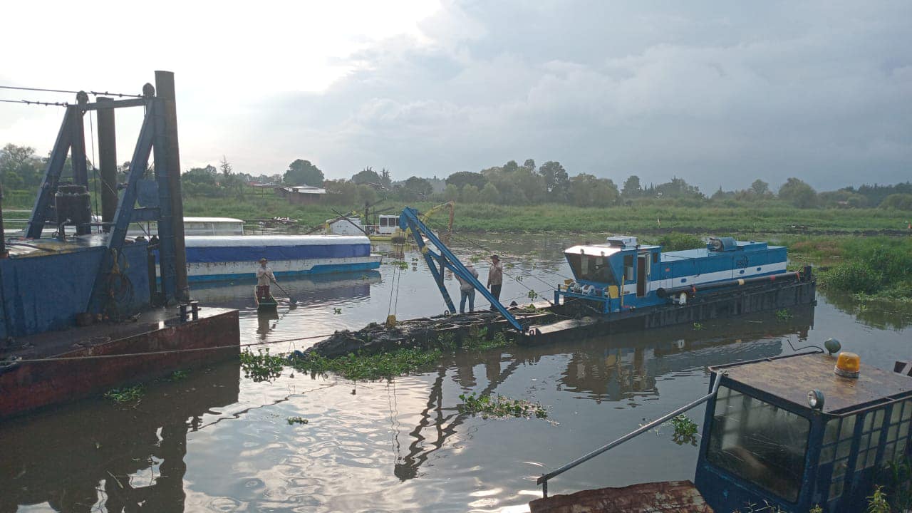 El Lago de Pátzcuaro se beneficia con una nueva draga para su recuperación: Compesca