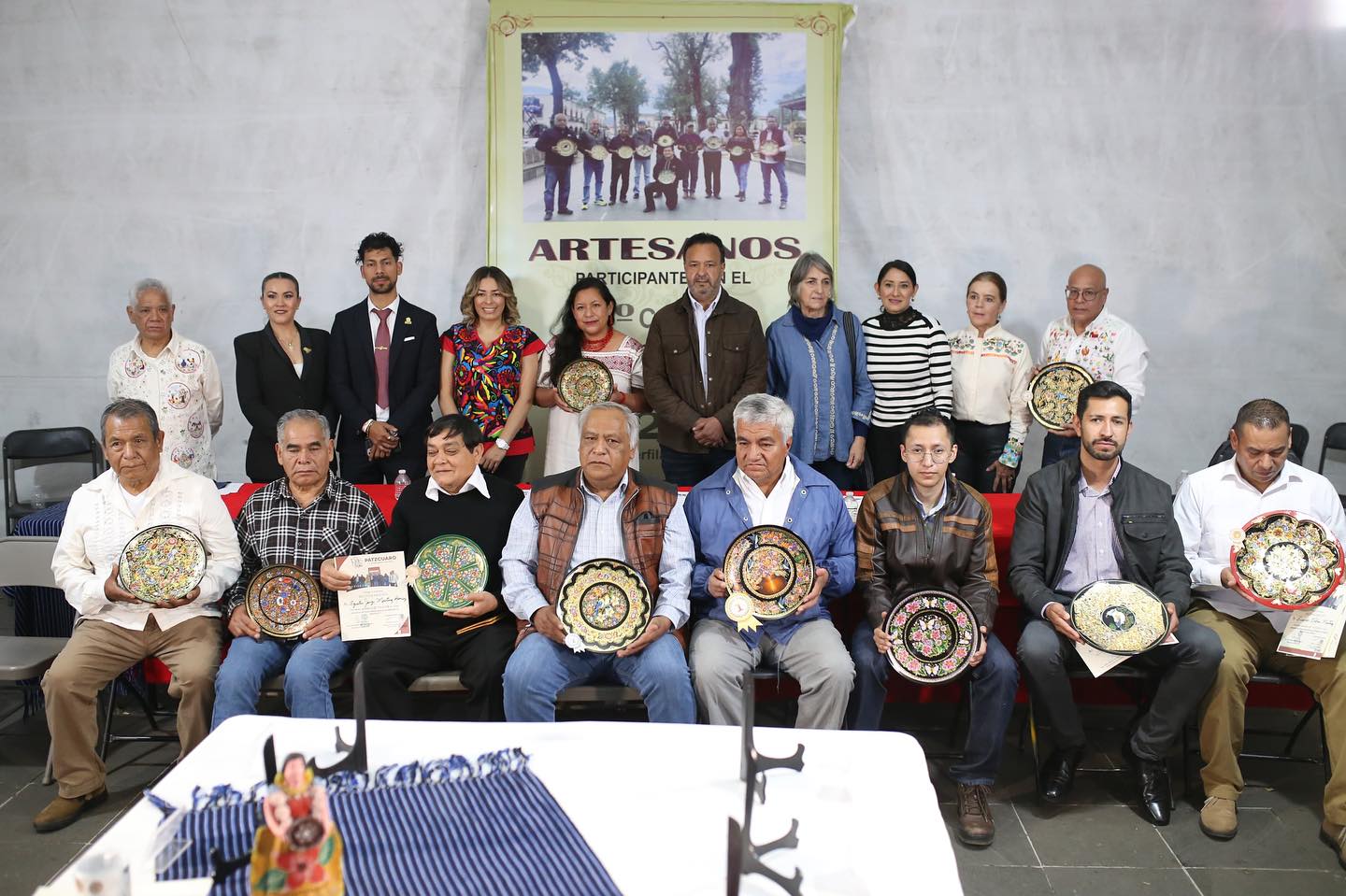 Pátzcuaro destaca su arte en el Noveno Concurso de Laca Perfilada en Oro: Julio Arreola