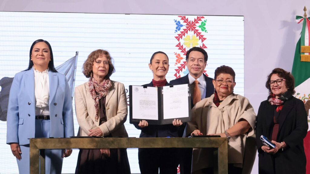 PRESIDENTA CLAUDIA SHEINBAUM FIRMA DECRETO POR EL CUAL LA UNIVERSIDAD ROSARIO CASTELLANOS SE VUELVE NACIONAL