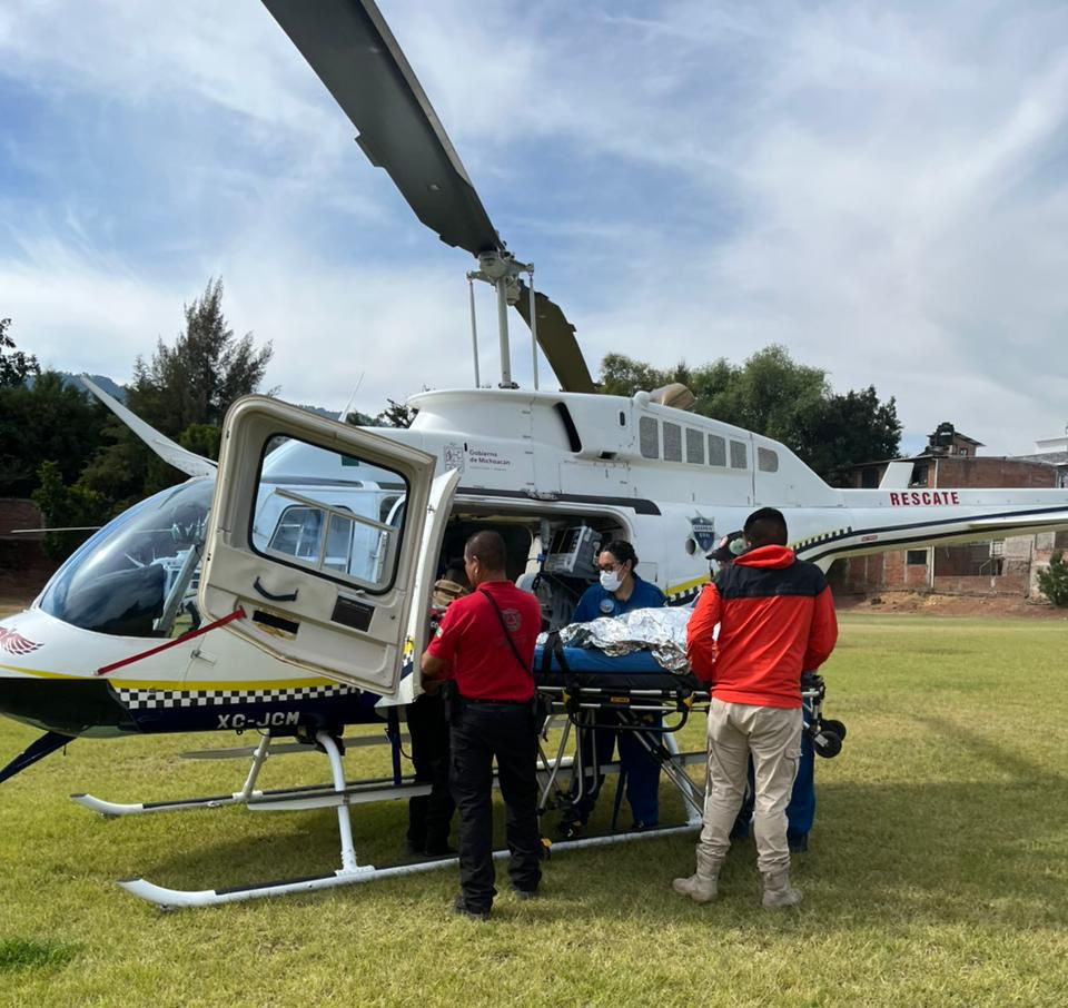 Con plan de vuelo, aeronaves de la SSP colaboran en traslado de militares heridos en Cotija