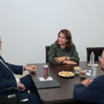 Fabiola Alanís se reúne con David Colmenares, auditor Superior de la Federación