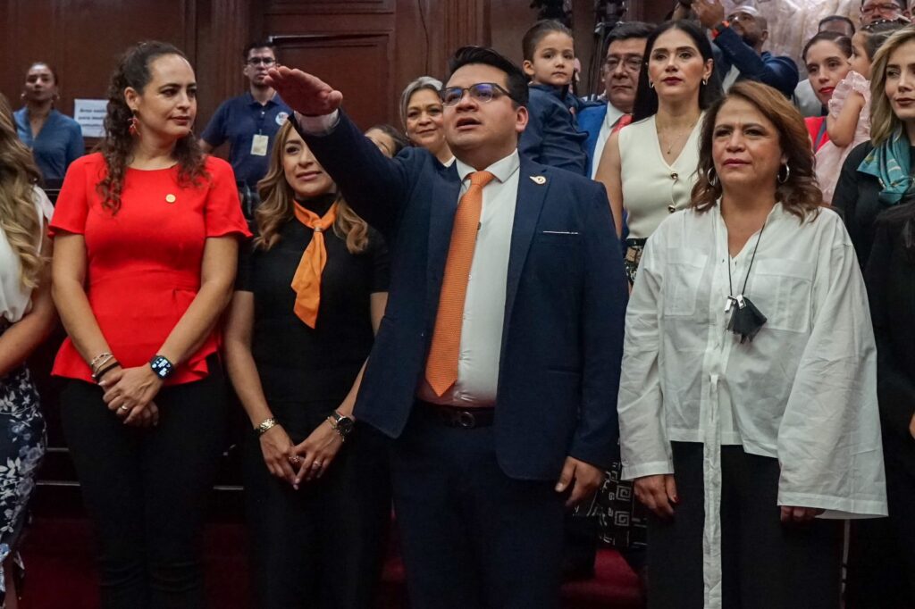 Toño Carreño rinde protesta como diputado de la LXXVI Legislatura