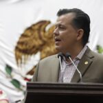 Propone Memo Valencia renovar placas cada diez años en Michoacán