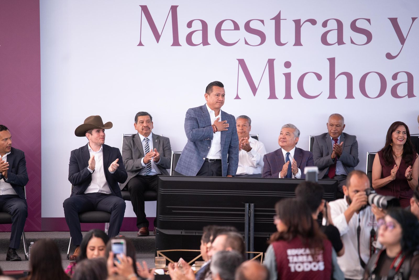 Reconoce Torres Piña labor de las y los maestros en la transformación de Michoacán