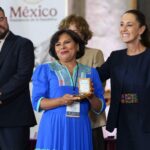 PRESIDENTA CLAUDIA SHEINBAUM ANUNCIA INCREMENTO SALARIAL DEL 9% RETROACTIVO A ENERO Y DEL 1% ADICIONAL A PARTIR DE SEPTIEMBRE EN RECONOCIMIENTO A LAS MAESTRAS Y MAESTROS DE MÉXICO