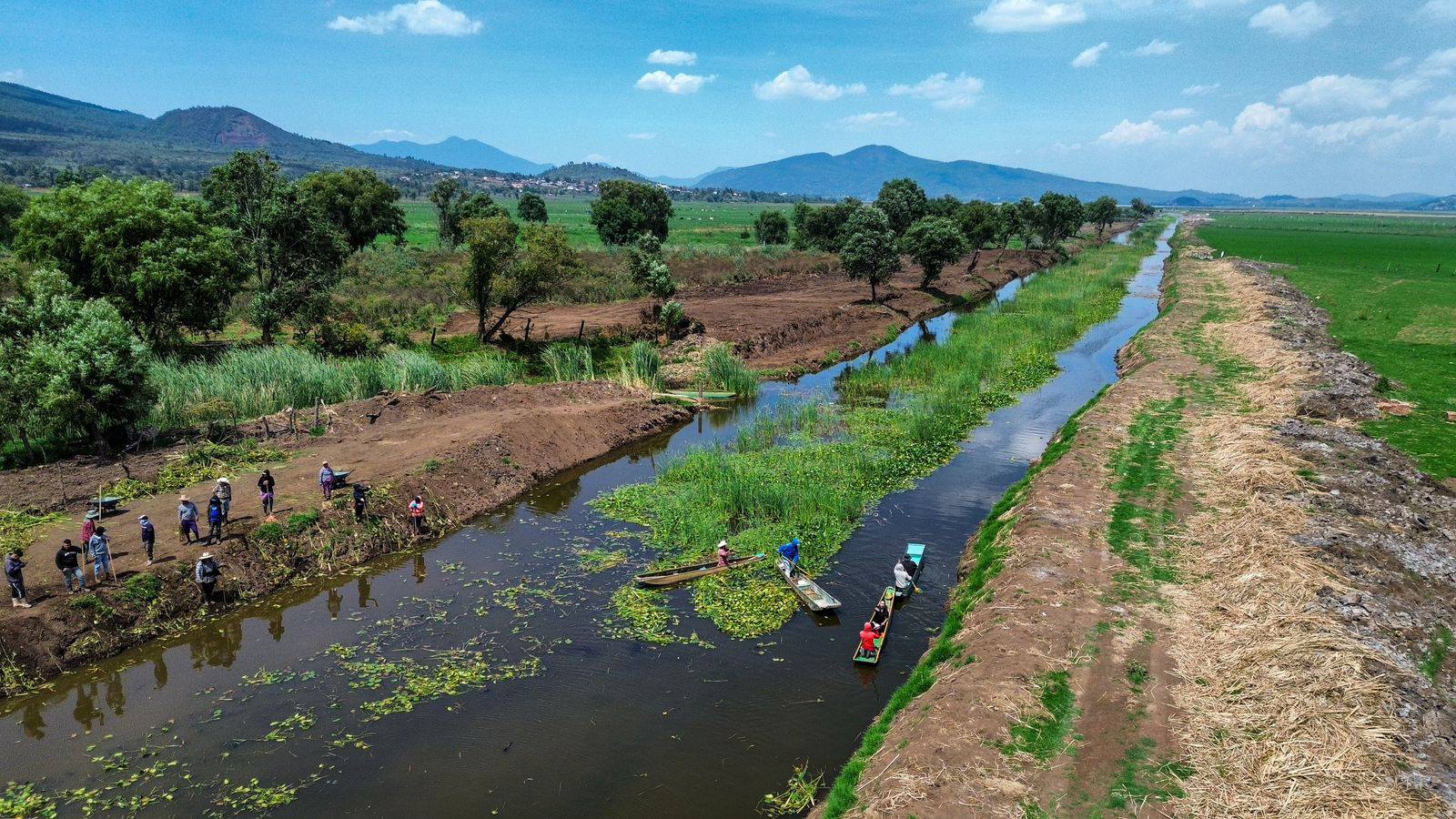 Lago de Pátzcuaro renace con 5 nuevos manantiales en Urandén