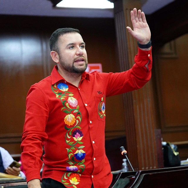 Pleno avala reforma presentada por Reyes Galindo la cual impulsa políticas públicas para prevenir sobrepeso y obesidad en el entorno laboral