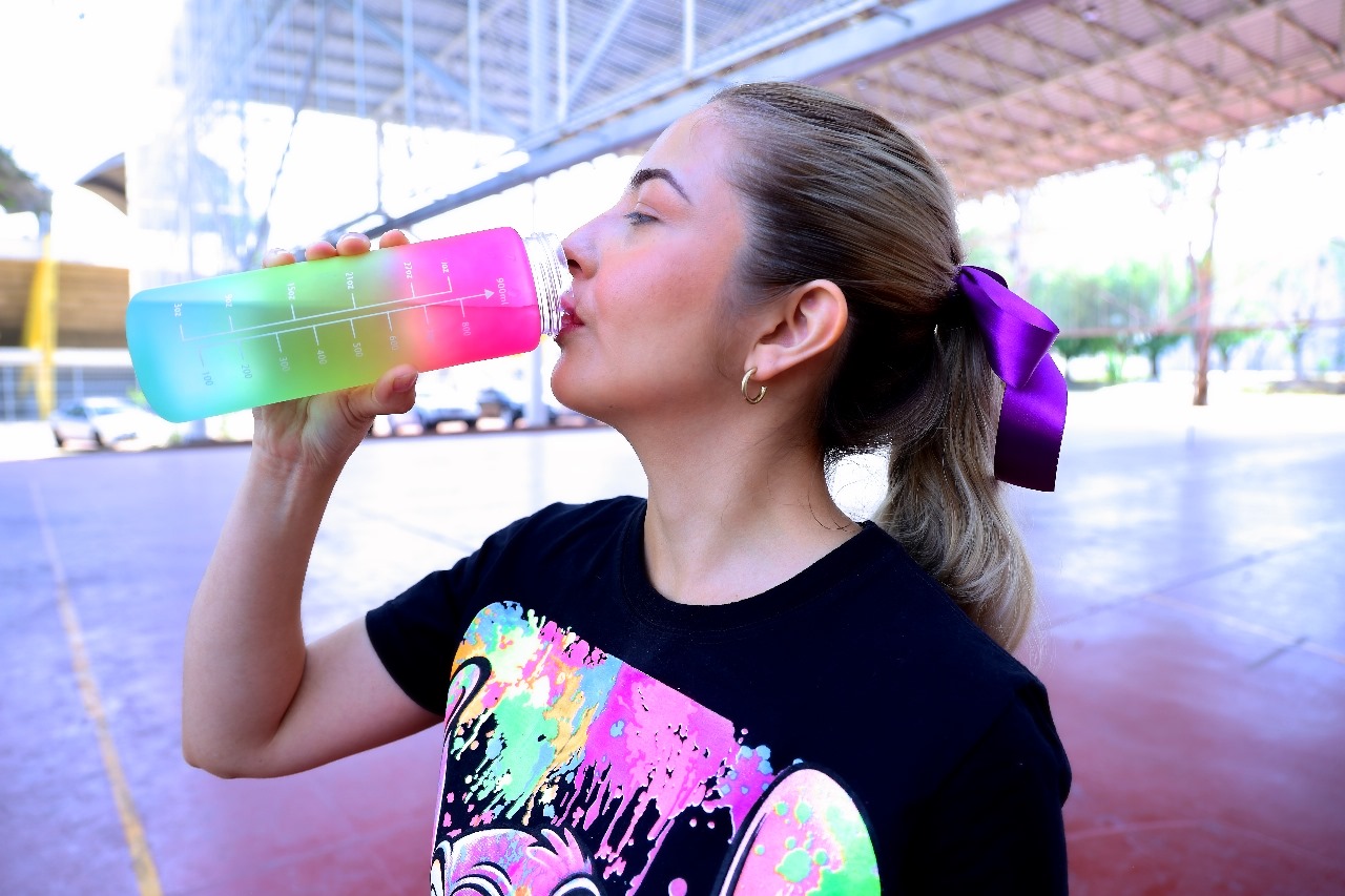 Sigue estas recomendaciones para prevenir quemaduras y deshidratación este verano: SSM