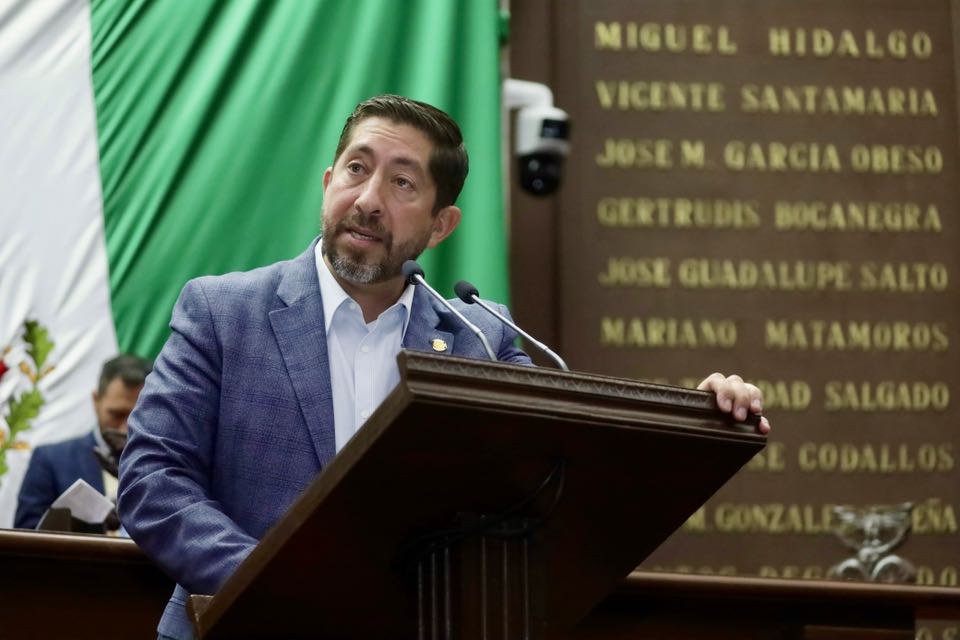 Abraham Espinoza propone la creación de la Dirección de Educación Indígena Náhuatl
