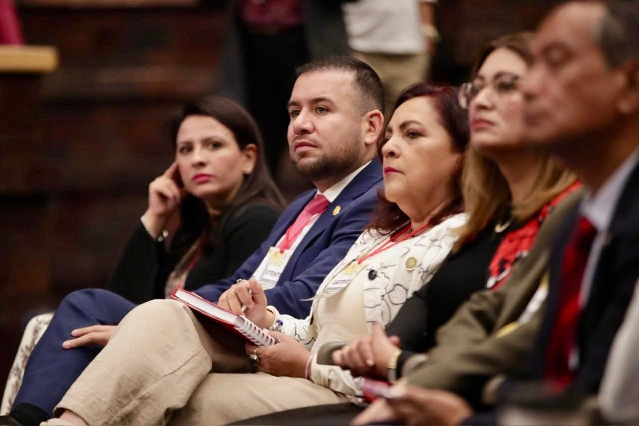 Urgente redignificar salarios de médicas y médicos residentes: Reyes Galindo