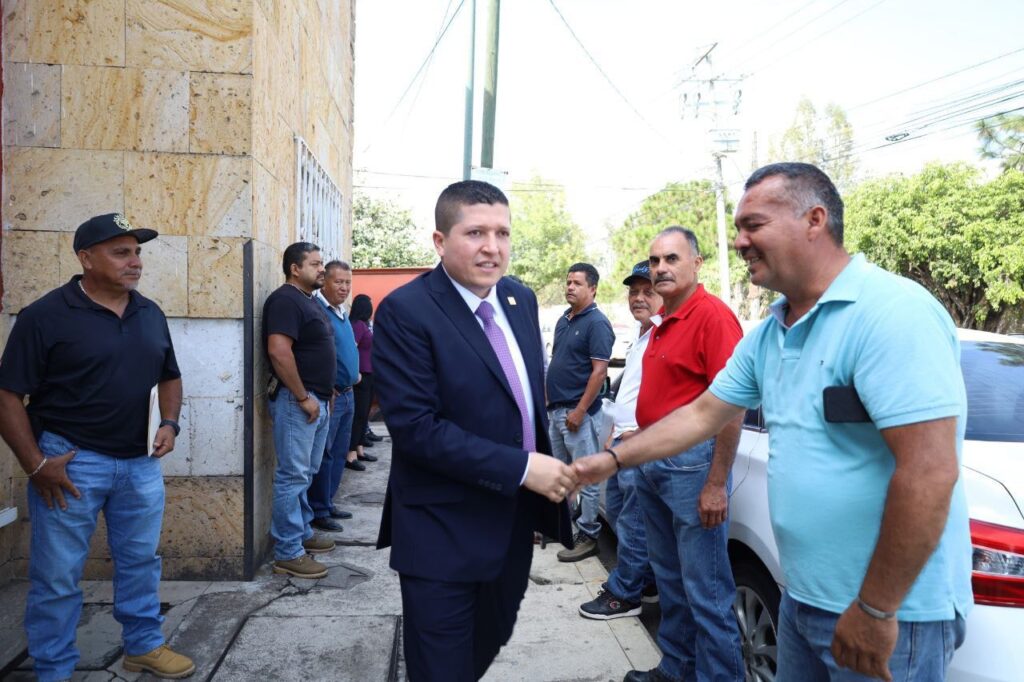 Acompaña Vicente Gómez gestiones de grupos sociales organizados del Distrito XIX