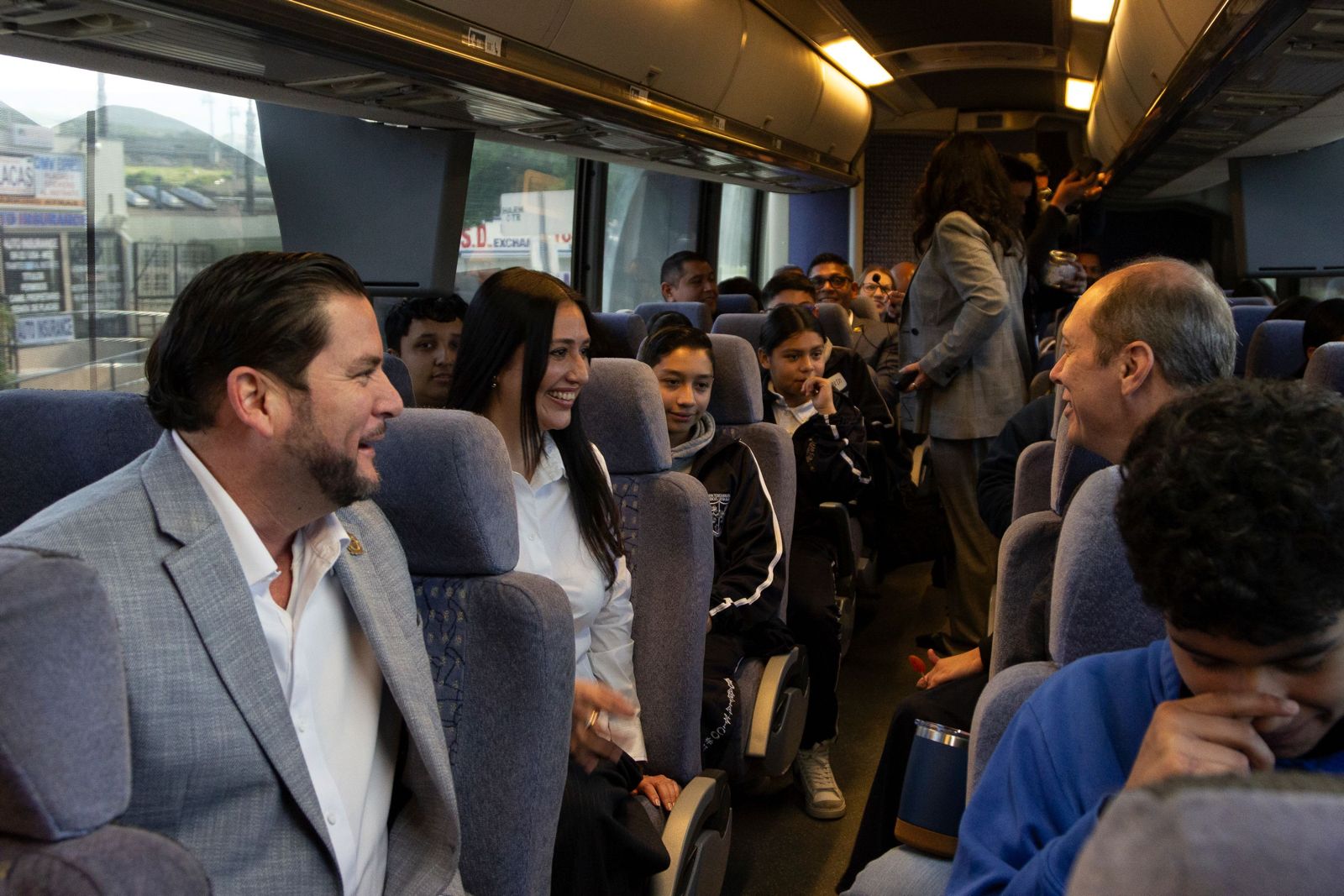 En la búsqueda de garantizar el derecho a la cultura a infancias y juventudes, impulsar el intercambio e impulso del arte transfronterizo, la Secretaría de Cultura de Tijuana incentiva experiencias artísticas globales que abonan a la formación académica de niños y jóvenes estudiantes de la zona Este de la ciudad, a traves de los recorridos binacionales, "Arte Traspasando Fronteras", que incluyen talleres de arte y visitas guiadas a museos del Parque Balboa en San Diego