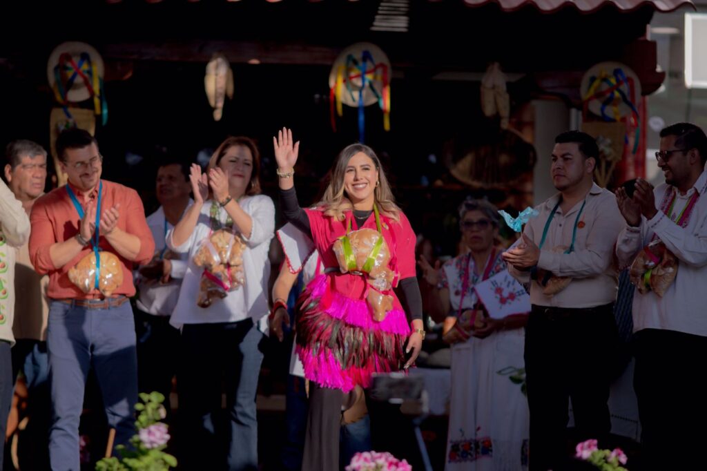 Santa Clara del Cobre fortalece su identidad en la Feria del Geranio en Tingambato: Dayana Pérez